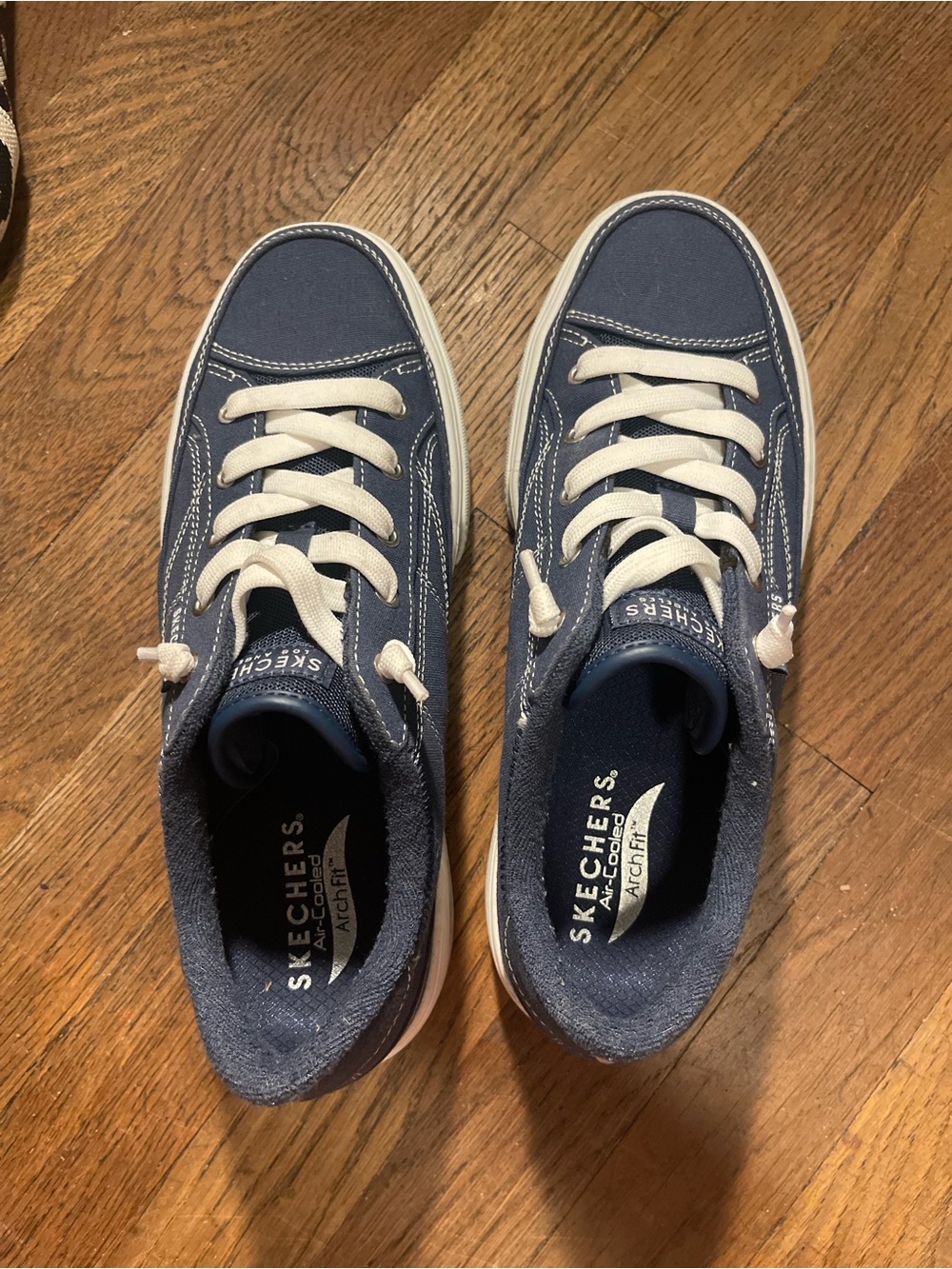 Skechers Navy and White Women’s Low-Top Lace-Up Sneakers